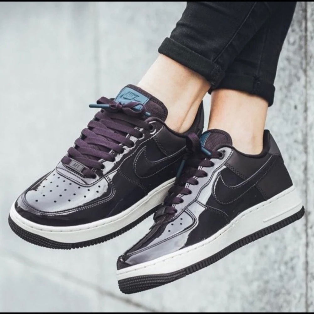 Nike Wmns Air Force 1 '07 SE PRM 8